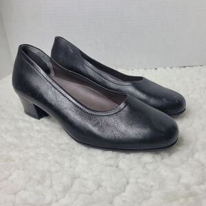 SAS Regina Womens Pump Shoes Size 6.5M Black Leather 1.25" Heels Italy Made